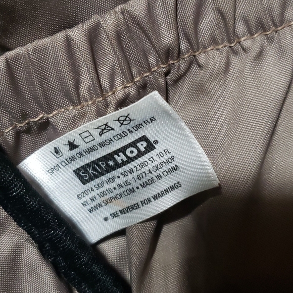 Skip Hop Chelsea Downtown Chic Diaper Satchel - Picture 8 of 12